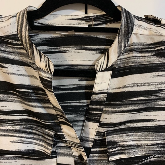 Calvin Klein black & white button up roll tab top - Picture 5 of 7